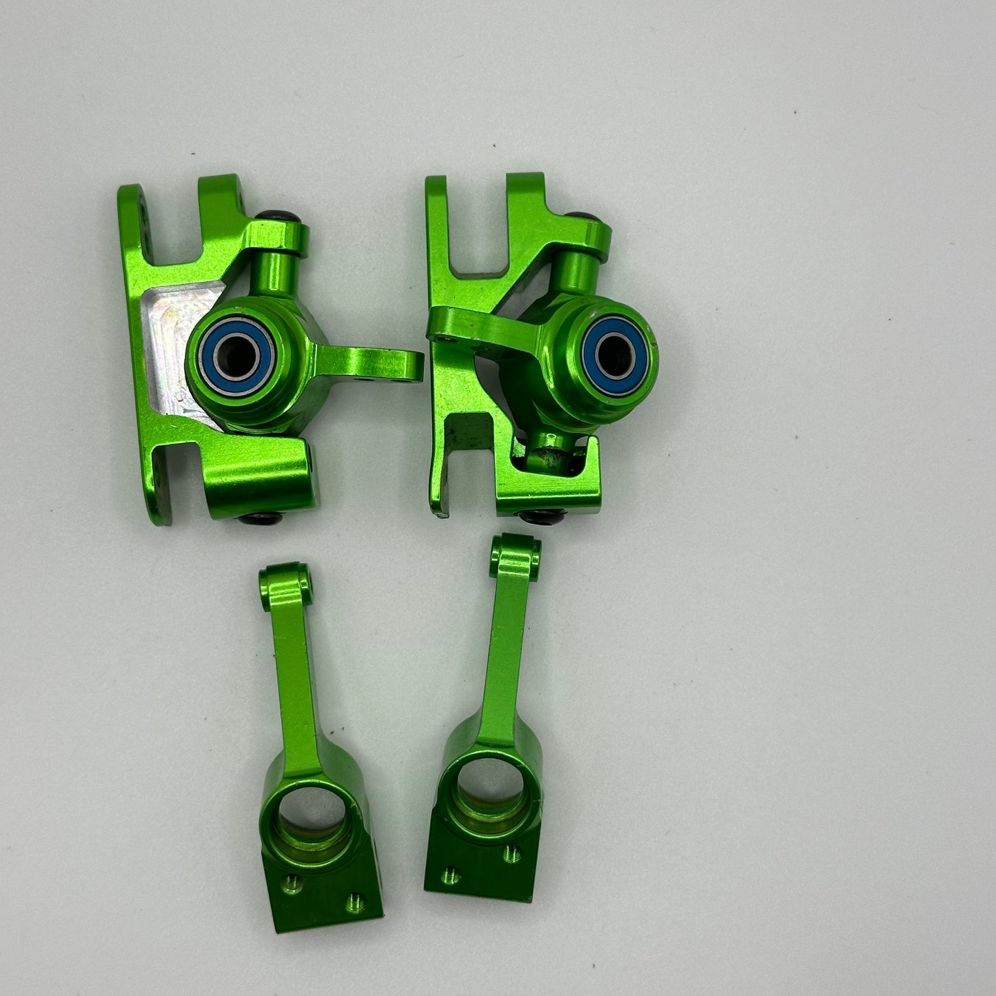 USED Traxxas Green Aluminum Caster Blocks FRONT AND REAR (Slash Rustler Stampede 4x4)