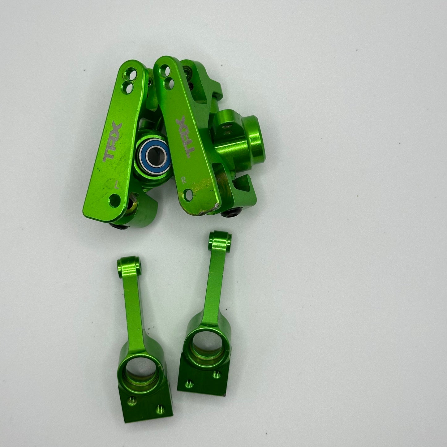 USED Traxxas Green Aluminum Caster Blocks FRONT AND REAR (Slash Rustler Stampede 4x4)